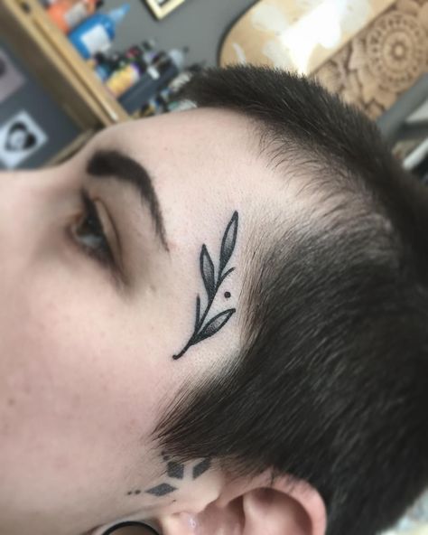 Little laurel 🌿 for me Homeslice @katie_otoole 🤙 #lines#blackwork#facetattoo#simplicity#boldtattoos @boldstreettattoo @hustlebutterdeluxe Elegant Face Tattoo, Leaf Face Tattoo, Jawline Tattoo, Tattoos Man, Small Face Tattoos, Olive Tattoo, Hairline Tattoos, Face Tats, Face Tattoos For Women