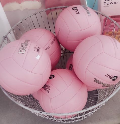 Preppy Wallpaper Volleyball, Preppy Volleyball Pfp, Setter Aesthetic Volleyball, Volleyball Pictures Aesthetic, Volleyball Asthetic Picture, Volleyball Pfp Aesthetic, Volleyball Aethestic, Volleyball Pics Aesthetic, Volleyball Aesthetic Preppy