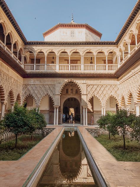 Visiting the Royal Alcazar of Seville and other things to do when visiting Seville, Spain #spain #spaintravel #travelinspiration #seville #sevilla #architecture #traveldreams #worldtravel Things To Do In Seville Spain, Seville Spain Aesthetic, Seville Aesthetic, Sevilla Spain Aesthetic, Sevilla Aesthetic, Seville Spain Photography, Spanish Mediterranean Homes, Royal Alcazar Seville, Alcazar Of Seville