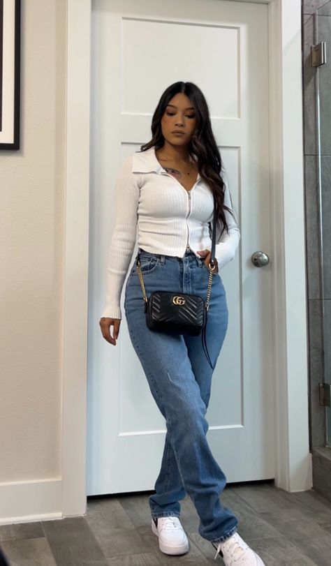 Outfit Ideas Air Force 1 Women, Body Suit Outfits With Jeans, Jean And Sneakers Outfit, Classy Jeans Outfits For Women, Cute Server Outfits, Womens Air Force 1 Outfit, Casual Sneaker Outfits Women, Modest Outfits With Jeans, Classy Sneakers Outfit