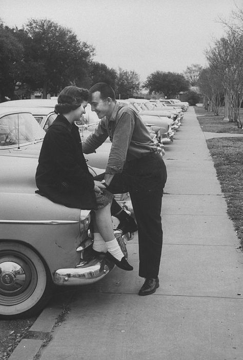 50s Love Aesthetic, 50s Love, 20th Century Aesthetic, Woman In Car, Couple Inspiration, Old Fashioned Love, Vintage Couple, Vintage Couples, Love Aesthetic