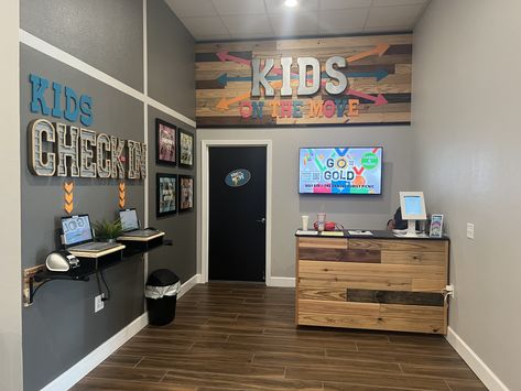 Children’s Church Room Design, Children’s Church Design, Church Preschool Room Ideas, Church Youth Room Ideas, Church Nursery Organization, Kids Ministry Design, Childrens Ministry Room, Kids Ministry Rooms, Sunday School Room Decor