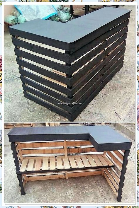 Transform your outdoor space with these 10 genius pallet deck ideas. From cozy seating areas to stylish dining spots, these DIY projects will elevate your backyard oasis. Discover how to create a stunning pallet deck that suits your style and budget. Perfect for summer gatherings or simply relaxing in the sun. Pallet Bar Diy, Diy Outdoor Bar, Diy Home Bar, Backyard Bar, Cool Wood Projects, Into The Wood, Pallet Decor, Recycled Pallets, Counter Table