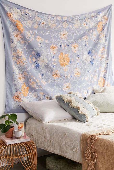 Room Tapestry, Tapestry Bedroom, Floral Tapestry, Decor Minimalist, Design Floral, Wall Decor Bedroom, Bedroom Wall, Dollar Stores, Cotton Weaving