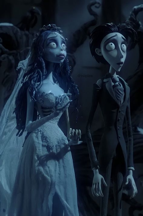 Corpse Bride (2005) Emily And Victor, Corpse Bride Tattoo, Corpse Bride Movie, Corpse Bride Art, The Corpse Bride, Corpse Bride Costume, Emily Corpse Bride, Dead Bride, Tim Burton Corpse Bride