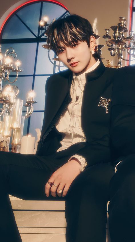 Jungwon Concept Photo, Jungwon Dark Blood Concept, Dark Blood Concept Photo, Blood Wallpaper, Vampire Boy, Concert Aesthetic, Yang Jungwon, Boyfriend Photos, Dark Blood