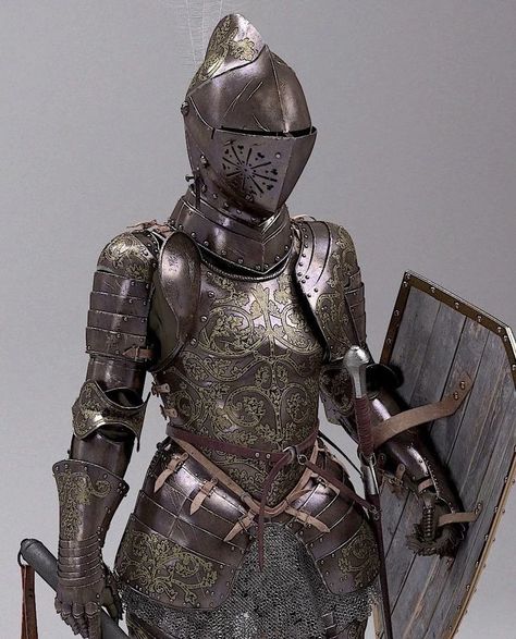 Women in Practical Armor, Part 5 - womeninarmor post - Imgur Porcelain Armor, Dnd Horse, Female Knights, Armor Suit, Costume Armour, Creativity Ideas, Armor Clothing, Character Fashion, Female Armor