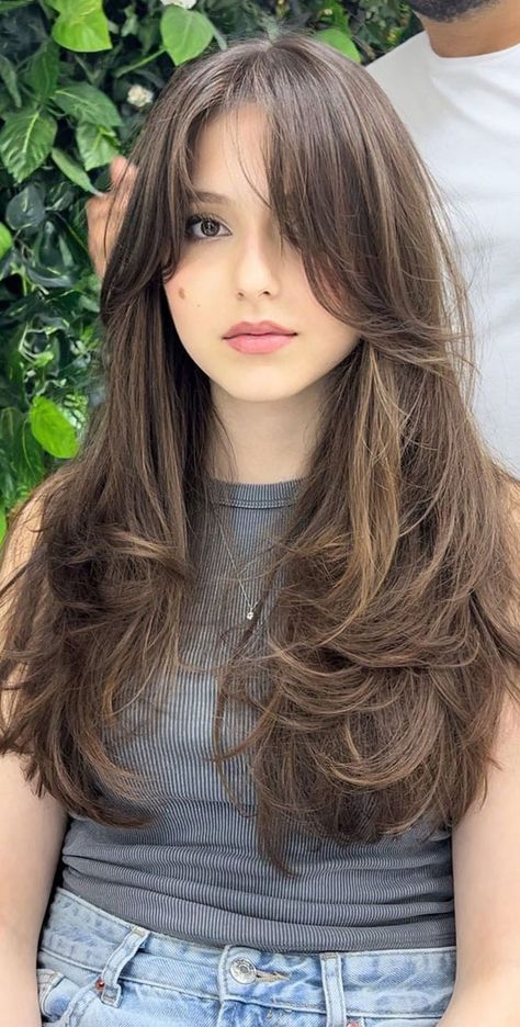 42 Breathtaking Balayage Hair Ideas : A Touch of Beige Butterfly Haircut Layer Haircut Ideas, Layer Haircut, Balayage Hair Ideas, Butterfly Haircut, Glamorous Hair, Haircut Designs, Short Layers, Haircuts For Medium Hair, Trendy Haircuts