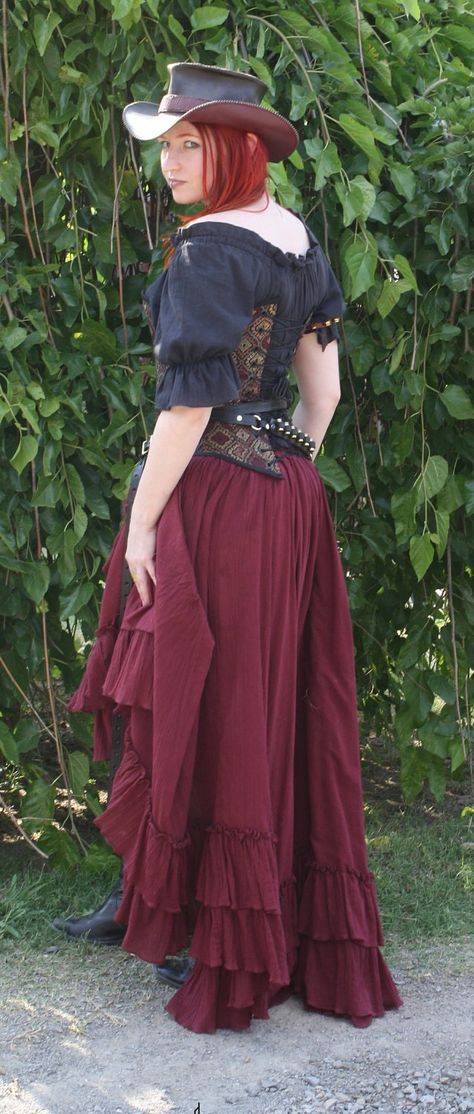 Saloon Girl Dress, Western Victorian, Saloon Girl Costumes, Saloon Girl, Western Dance, Saloon Girls, Belly Dance Skirt, Steampunk Skirt, Burgundy Skirt