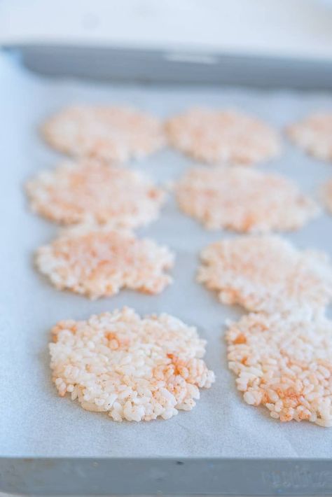 Rice Crackers a homemade healthy gluten free cracker you can make with leftover rice #crackers #snacks #healthyfood #easyrecipe #veganrecipe #glutenfree #glutenfreedairyfree Rice Cracker Recipe, Homemade Crackers Recipe, Gluten Recipes, Cracker Recipe, Homemade Cereal, Healthy Crackers, Rice Cracker, Seed Bars, Rice Cake Recipes