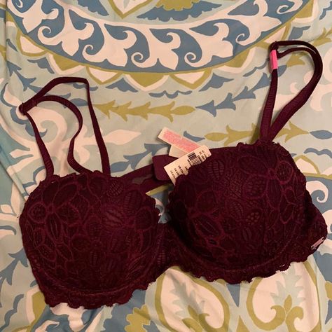 New With Tags Cute Bras Aesthetic, Bra And Under Set, King And Queen Pictures, Bra Shopping, Drugstore Hair Products, Short Hair Tomboy, Victoria Secret Pink Bras, Pretty Bras, Cute Bras