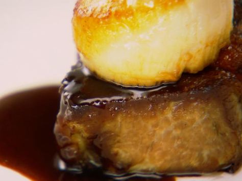 Get Pork Belly and Scallop Starter with Coffee Glaze Recipe from Cooking Channel Scallop Starter, Thick Coffee, Grasshopper Cookies, Chocolate Drop Cookies, Honey Pork, Yummy Bites, Braised Pork Belly, Food Network Canada, Chocolate Delight