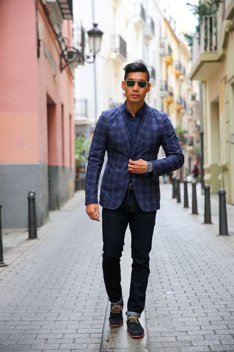 Cotton plaid blazer + navy denim shirt + suede wingtip shoes | Men's Fashion | Menswear | Moda Masculina | Shop at designerclothingfans.com Blue Plaid Blazer Outfit Men, Mens Wingtip Shoes, Mens Fashion Summer Outfits, Casual Menswear, Mens Fashion Work, Casual Shoes Outfit, Style Evolution, Wingtip Shoes, Look Formal