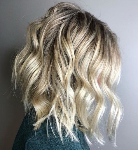 Blonde Bob With Beach Waves Carre Haircut, Bob With Beach Waves, Wave Bob Hairstyles, Short Beach Hair, A Line Haircut, Line Bob Haircut, Short Hair Waves, A Line Bobs, Beach Wave Hair