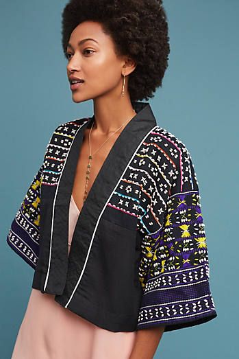 Shell Cropped Shrug Shrug Ideas Indian, Short Shrug Design, Kimono Outer Pattern, Traditional Shrug, Cropped Kimono Jacket, Printed Shrug Design, Crop Top Jacket Outfits, Cotton Shrugs Indian, Kimono Outer