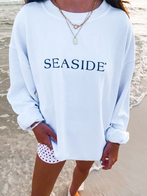 Seaside Sweatshirt Outfit, Seaside Sweatshirt Aesthetic, Seaside T Shirt, Preppy Sweat Shirts, Preppy Cricut Shirts, Cute Shirts Preppy, Preppy Shirt Designs, Island Life Outfit, Preppy Hoodie Outfit