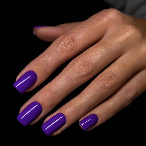 Purple Winter Nails 2023-2024 20 Ideas: Get Ready for a Stylish Season! - women-club.online Purple Winter Nails, Bougie Nails, Minimal Manicure, Purple Toe Nails, Lavender Shades, Nails For Winter, Elite Nails, Luv Nails, Bright Summer Colors