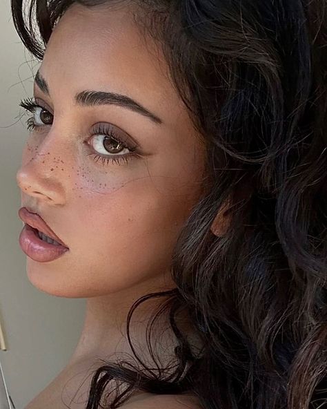 Cindy Kimberly, Makeup, Make Up