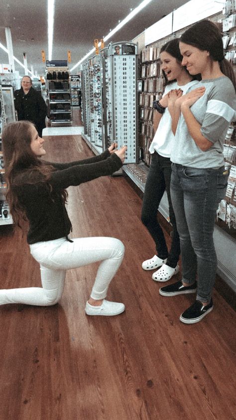 Walmart Pictures With Friends, Hanging With Friends Outfit, Bff Pictures 3 People, 3best Friends, Best Friend Pictures Trio, Mall Pics With Friends, 3 Best Friends Pictures, Mall Photoshoot, Mall Pics