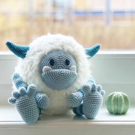 Wool Crochet Ideas, Yeti Amigurumi, Yeti Craft, Diy Fluffies, Yeti Monster, Monster Amigurumi, I Love Crochet, Monster Crochet, Crochet Monsters