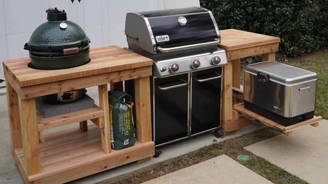 Simple DIY Outdoor Kitchen Ideas - Exmark's Backyard Life Simple Outdoor Kitchen, Outdoor Kitchen Design Layout Grill Area, Small Outdoor Kitchens, Outdoor Kitchen Design Modern, Outdoor Grill Station, Kitchen Ikea, Outdoor Kitchen Plans, Outdoor Kitchen Island, Build Outdoor Kitchen