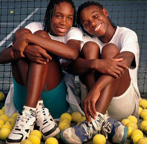 Venus and Serena Williams as Kids Jennifer Capriati, Venus And Serena Williams, Child Prodigy, American Athletes, Sport Nutrition, Professional Tennis Players, Early Photos, Venus Williams, Sport Icon