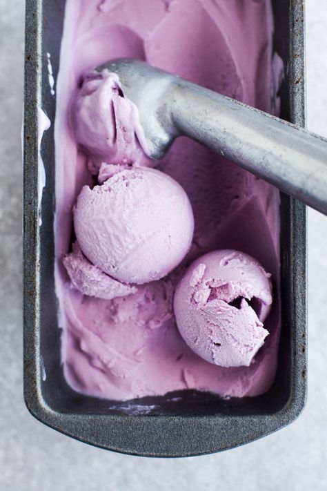 Purple Sweet Potato Ice Cream | potluck at ohmyveggies.com Sweet Potato Ice Cream, Potato Ice Cream, Vegan Popsicles, Vegan Ice Cream Recipe, Purple Sweet Potato, Dairy Free Ice Cream, Purple Sweet Potatoes, Coconut Ice Cream, Ice Cream Popsicles