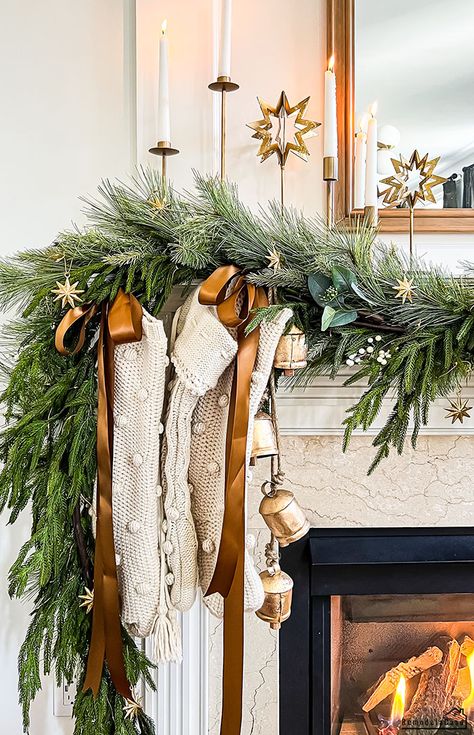 Modern Christmas Mantels Ideas, Unique Home Interior Ideas, Christmas Decorations On Chandelier, Christmas Tree On Mantle, Decorate Bench For Christmas, Christmas Dining Room Sideboard, Indoor Christmas Card Photo Ideas, Pheasant Christmas Decor, Christmas Wall Unit Decor