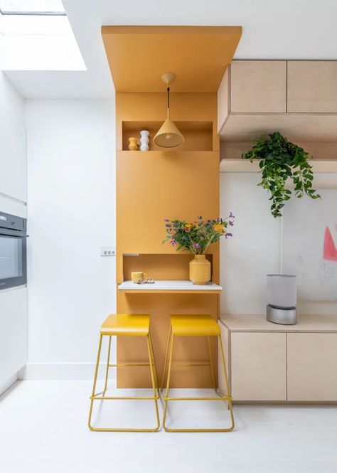 Yellow Studio, Small Apartment Storage, Small Apartment Bathroom, Foldable Furniture, Apartment Storage, Colorful Apartment, Small Apartment Interior, Hal Decor, Small Apartment Design