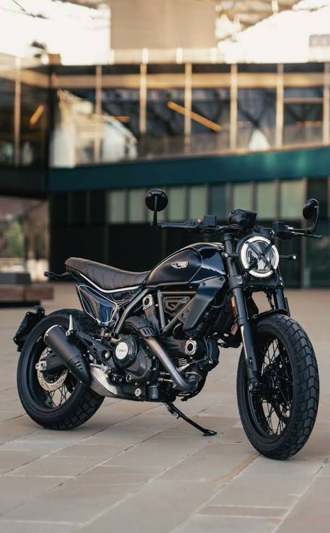 It stands out even in the most outstanding location. Have you already guessed? It's the Nightshift, the sophisticated one of the Next-Gen family. Discover more: https://ducat.it/Nightshift #NextGenFreedom #Ducati #ScramblerDucati #Nightshift Ducati Scrambler Nightshift, Ducati Bike, Ducati Scrambler, Handsome Asian Men, Bike Photo, Cafe Racers, Ducati, Cafe Racer, Shopping Cart