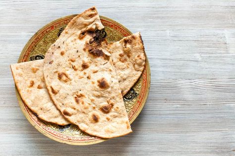 Tandoori Roti vs Naan: Spot the Main Dissimilarities - Urban Tandoor Missi Roti, Plain Naan, Egg Masala, Tandoor Oven, Meat Preparation, Tandoori Roti, Different Types Of Bread, Nasi Lemak, Types Of Bread