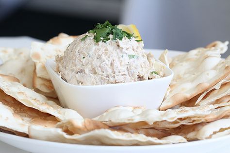 Gulf Coast Smoked Tuna Dip #SuperBowl - 30AEATS Smoked Tuna Dip, Smoked Fish Dip, Tuna Dip, Smoked Tuna, Fresh Tuna, Smoked Trout, Smoked Fish, Tuna Recipes, Appetizer Dips