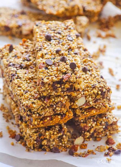 Chocolate Chip Granola Bar Recipe, Homemade Breakfast Bars, Quinoa Granola Bars, Granola Bar Recipe Healthy, Homemade Granola Bars Healthy, Granola Bars Recipe, Chocolate Chip Granola, Quinoa Granola, Breakfast Bars Recipe