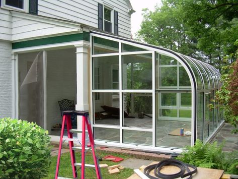 Do-It-Yourself Sunrooms vs. Professional Sunroom Installation In Florida In our last article, we discussed how much it cost to build a sunroom? We provided Florida homeowners with some useful information into how the price of a sunroom is determined and several of the major contributing factors that go into making up the cost of building a new sunroom. In this article, we're going to discuss the do-it-yourself sunroom approach or DIY sunroom kits vs. hiring a licensed professional sunroom contra Diy Sunroom Addition, Sunroom Diy, Diy Sunroom, Sunroom Kits, Glass Sunroom, Patio Kits, Diy Awning, Porch Kits, Sunroom Furniture