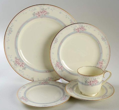 Magnificence 5 Piece Place Setting by Noritake | Replacements, Ltd. Kitchen Pink, Ceramic Pattern, Dream Items, Cottage Style Kitchen, Dinning Set, Pretty Tea Cups, Gadgets Kitchen Cooking, Kitchen Things, Kitchen Ware