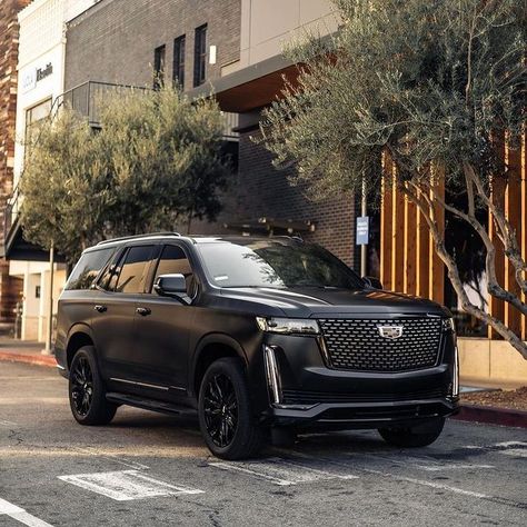 Dream Suv Luxury Cars, 2025 Cadillac Escalade, Suv Family Car, Dream Car Suv, Cadalack Escalade, Matte Black Escalade, Black Cadillac Escalade Aesthetic, Black Escalade, Cadallic Escalade