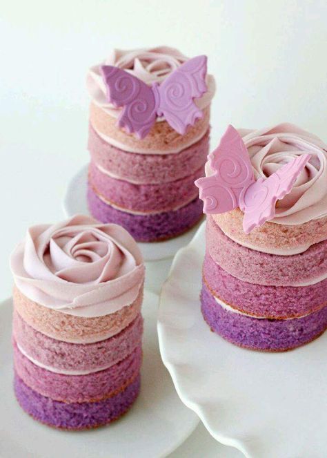 Wedding Cake Purple Ombre, Cupcake Recipes Unique, Mothers Day Desserts, Dessert Mini, Unique Cupcakes, Purple Wedding Cakes, Torte Cupcake, Mini Tortillas, Mothers Day Cake