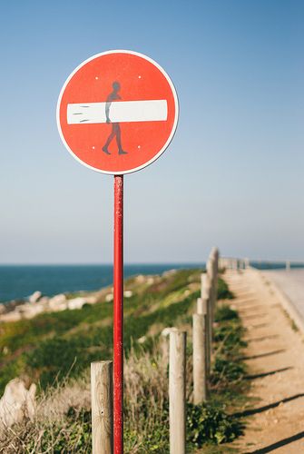 Photographie Inspo, Surf Life, Street Sign, Surf Style, Surf Art, Art Installations, By The Beach, Surfs Up, Street Signs