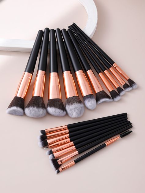 Mode Hijabi, Makeup Eyeshadow Palette, Lip Gloss Collection, Beauty Salon Interior, Makeup Brush Set Professional, Makeup Store, Makeup Rooms, Professional Makeup Brushes, Soft Makeup