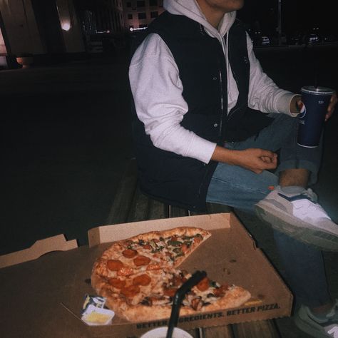 Pizza Guy Aesthetic, Pizza Couples, Pizza Guy, Pizza Boy, Boyfriend Love, Creative Instagram Stories, Pepperoni Pizza, Aesthetic Girl, Aesthetic Anime