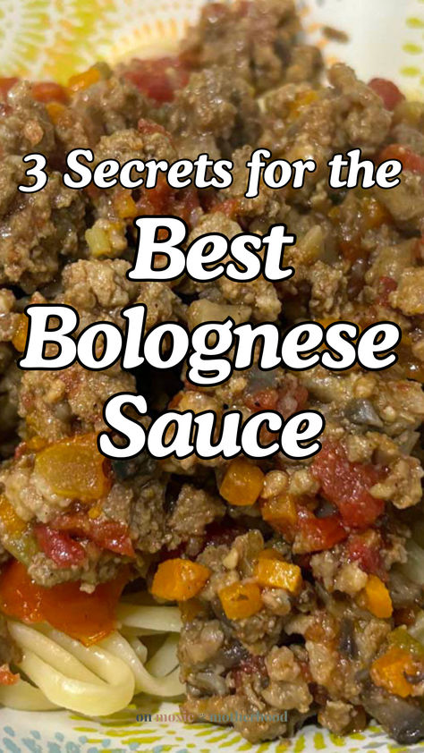 Best Bolognese Sauce Recipe Bolognese Sauce Giada, Mushroom Bolognese Sauce, Best Spaghetti Bolognese Recipe, Beef Bolognese Recipe, Best Bolognese Recipe, Bolognese Recipes, Bolognese Sauce Authentic, Pasta Bolognese Recipe, Best Bolognese Sauce