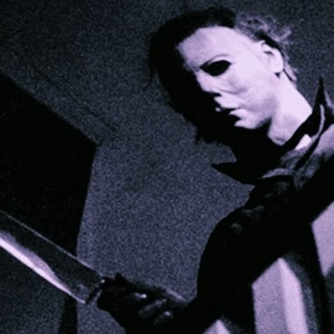 Helloween Wallpaper, Halloween Michael Myers, Horror Aesthetic, Halloween Film, Horror Villains, Horror Movie Icons, The Boogeyman, Me And My Friend, Retro Horror