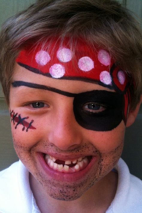 #Pirate face painting on boy    http://makinbacon.hubpages.com/hub/piratefacepaintingtutorialschildrenhalloween Halloween Zombie Makeup, Pirate Makeup, Pirate Hair, Bodysuit Tattoos, Pirate Face, Face Paint Ideas, Face Painting Easy, Pirate Halloween, Kids Face Paint