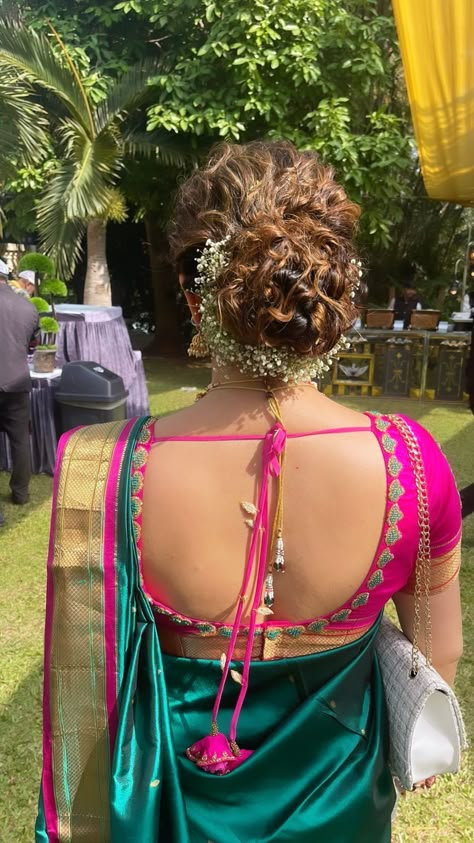 Messy bun with baby Gipsy flower …… Messy Bun Saree Look, Messy Bun For Saree, Messy Bun With Flowers, Messy Bun Hairstyles Indian Saree, Punjabi Hairstyles, Low Messy Buns, Bun With Curls, Messy Curly Bun, Hair Style On Saree