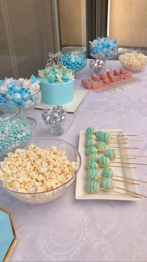 Sweet 16 Party Ideas Themes Pastel, 16tj Birthday Party Ideas, Sweet 13 Party Ideas, Sweet Sixteen Food Buffet Party Ideas, Sweet Sixteen Party Color Schemes, Frozen Sweet Sixteen Party, Sweet 16 Decorations Ideas Blue, Sweet Sixteen Cakes Simple, Sweet Sixteen Blue Theme