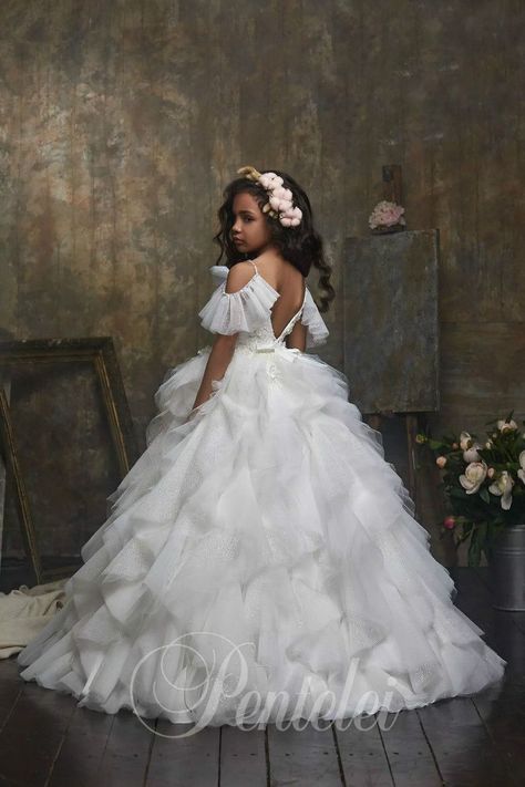 This dress is made of high quality material .we can consume according to you requests. welcome to order .please contact us. Grace Flower, Girls Couture Dresses, Flower Girl Gown, Princess Dress Up, Girls Couture, First Communion Dresses, Couture Dress, Gowns For Girls, Communion Dresses