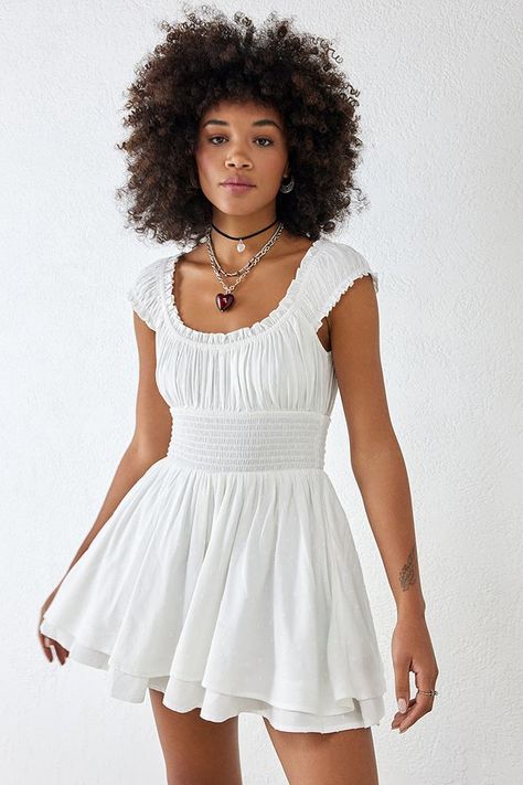 Urban Outfitters Romper, Dress With Ruffle Sleeves, Sundresses Women, Pinterest Contest, Urban Outfitters Clothes, White Boho Dress, Dress Drape, Short Summer Dresses, Short Sleeve Romper