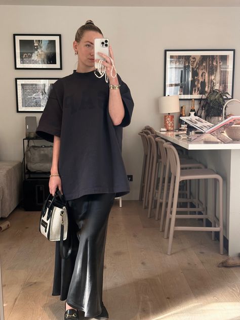 Midi Skirt Shirt Outfit, T Shirt Silk Skirt, Skirt And Long Shirt Outfit, Chic Oversized Tshirt Outfit, Slip Skirt Oversized Shirt, Tshirt And Silk Skirt, Chill Skirt Outfits, Long Silk Skirt Outfit Summer, Oversized T-shirt Dress