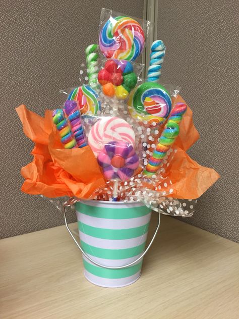 Candy Theme Birthday Party, Candy Themed Party, Candy Arrangements, Candy Kabobs, Candy Centerpieces, Candy Bouquet Diy, Candy Land Birthday Party, Candy Birthday Party, Sweet Like Candy