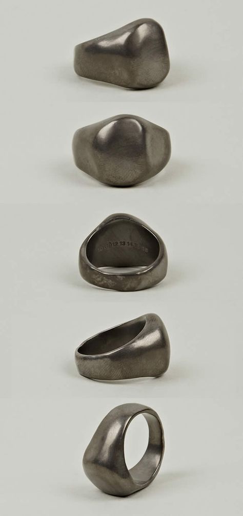 Maison Martin Margiela 11 Men's Casting Brass Ring Mens Ring Designs, Cast Rings, Antique Engagement Ring, Natural Design, Jewelry For Men, Men's Jewelry Rings, Martin Margiela, Brass Ring, Contemporary Jewellery